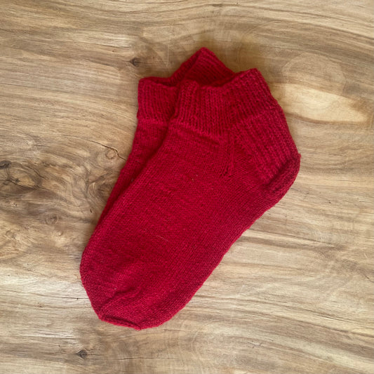 Dark red short woolen socks size 40.-42. (ASZE 86)