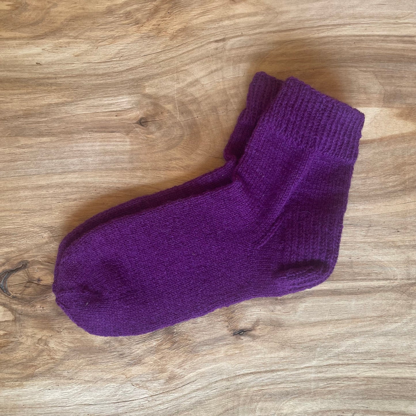 Dark purple short wool socks, size 36.-38. (ELPU 33)