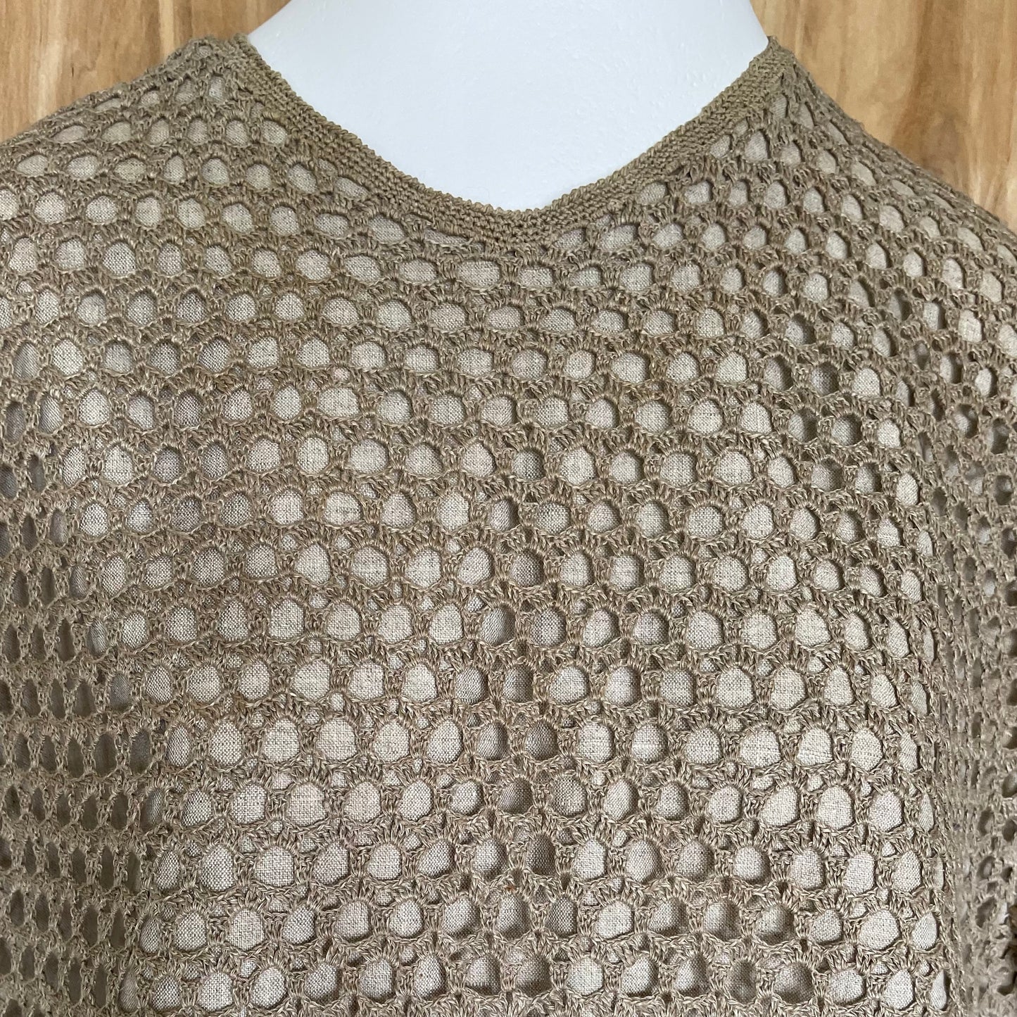 Light brown linen dress (M-L) with crocheted net pattern (INKL 23)