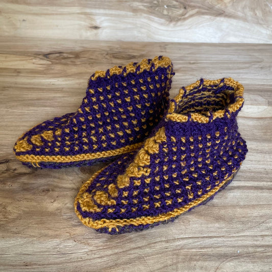 Purple knitted slippers (size 28-30) with mustard yellow elements (INKL 34)