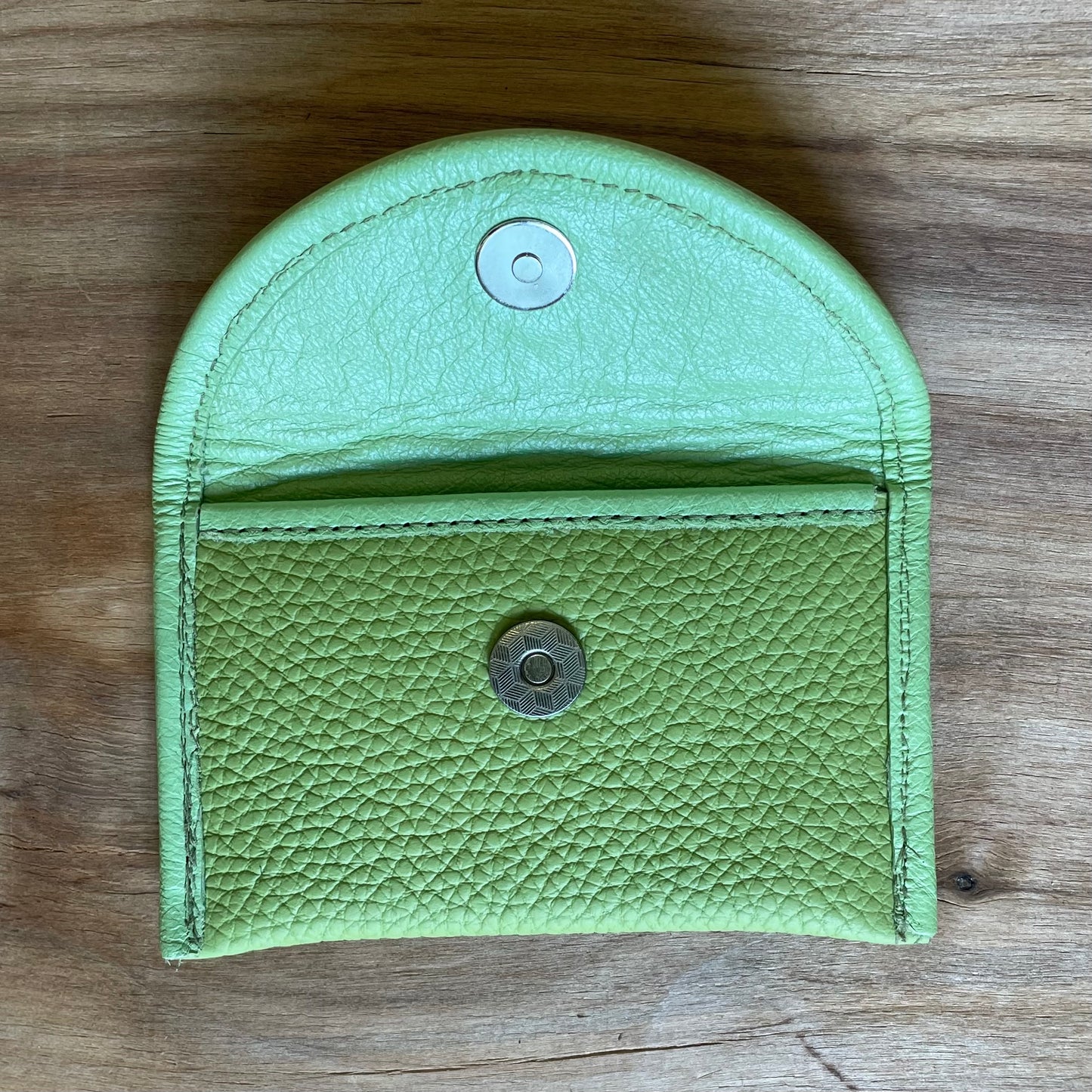 Small leather wallet in light green (RARA 123)