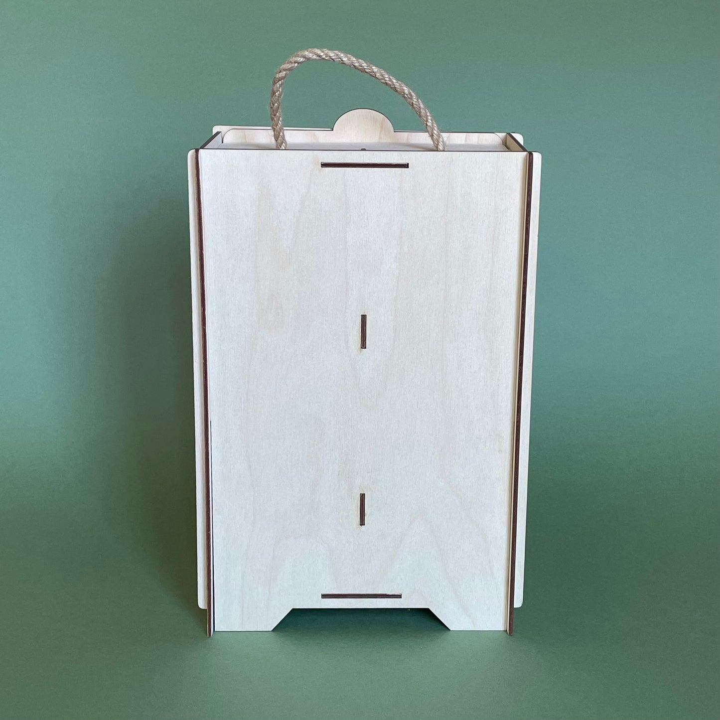 Light colored plywood box with 2 sections (RAJO 53)