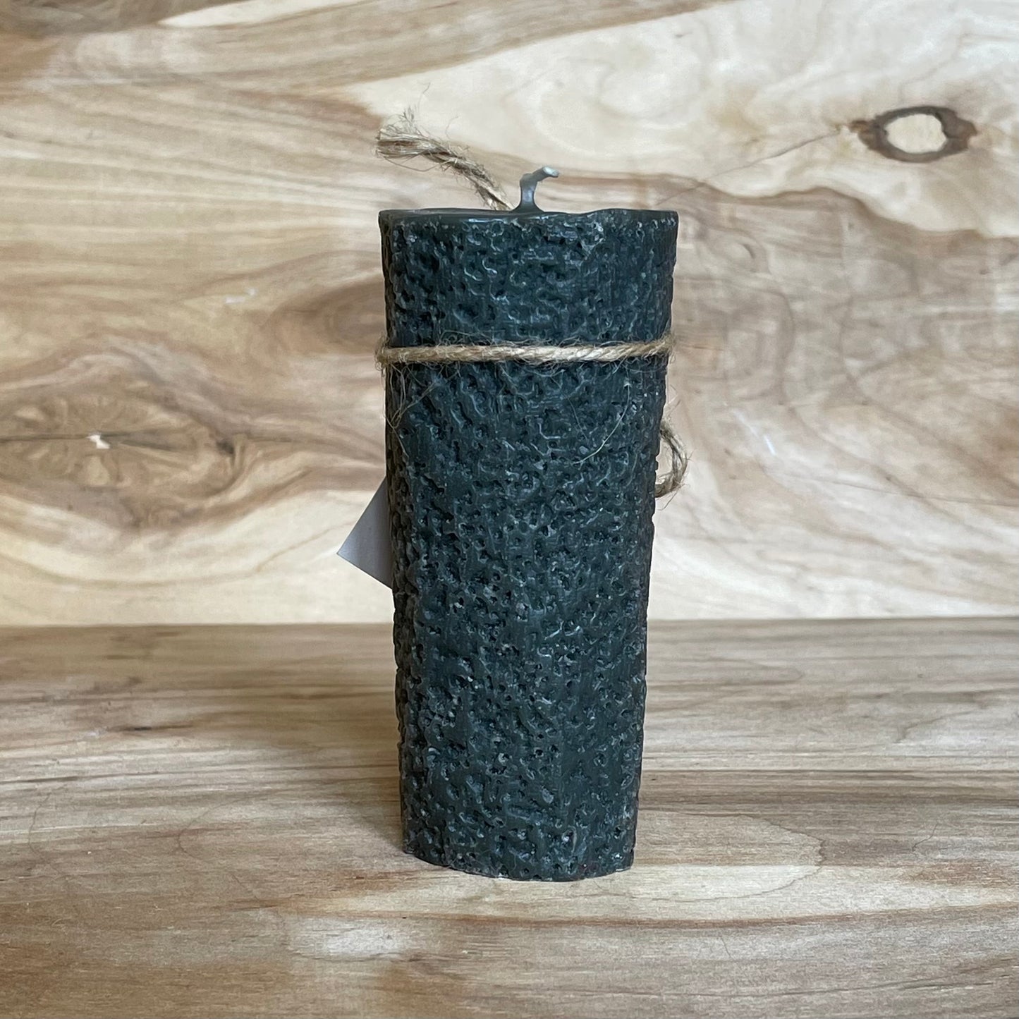 Dark grey handmade candle (ARHE 27)