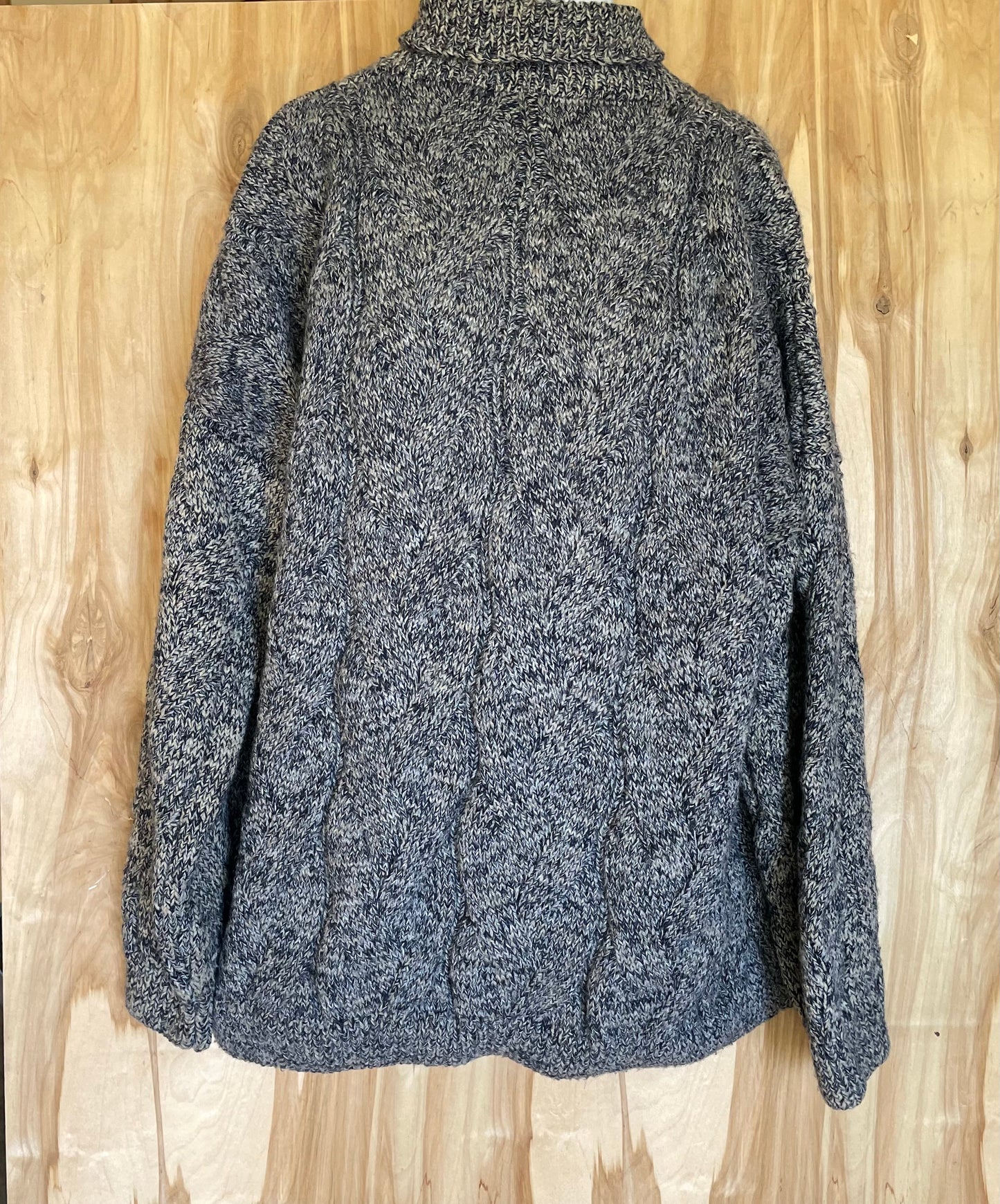 Dark grey wool sweater size M-L (INKU 21)