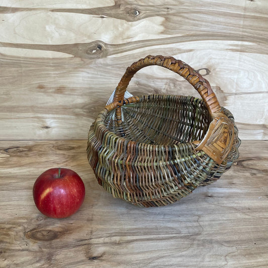 Greenish brown wicker basket (SALA 90)