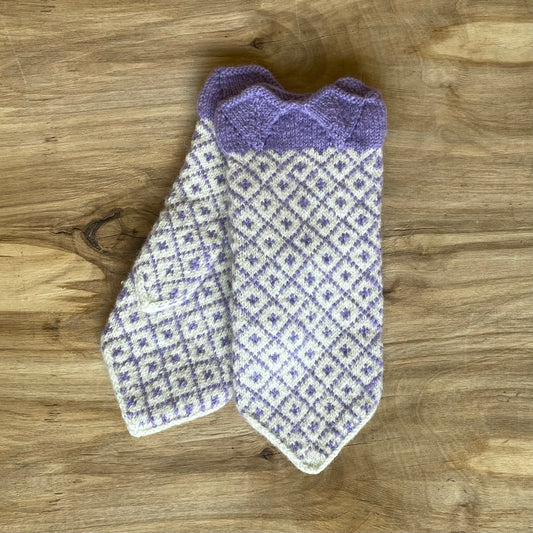 Woolen mittens with light purple diamond pattern (AIDZ 26)