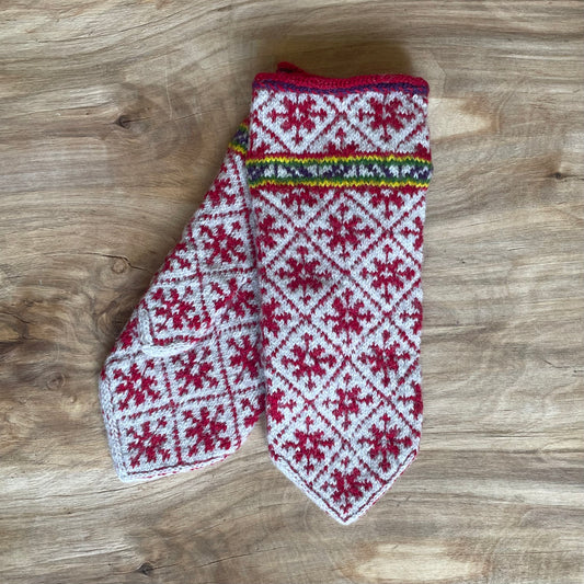 Woolen mittens with red diamond pattern (AIDZ 27)