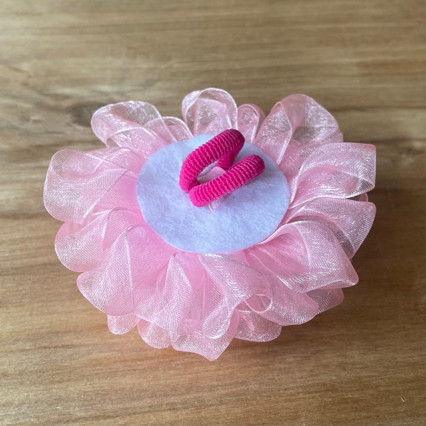 Light pink hair tie with purple decorative middle (IRFI 6)