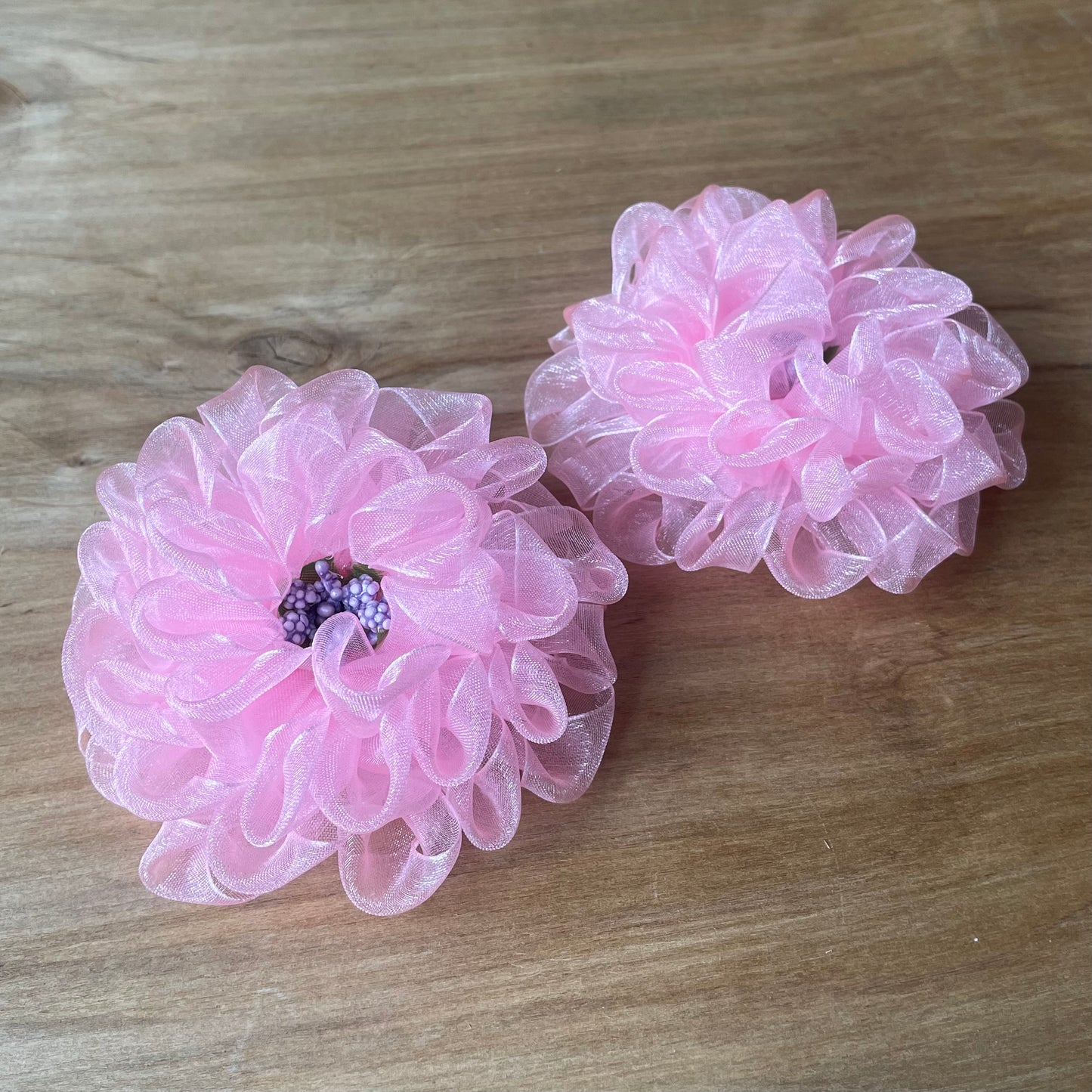 Light pink hair tie with purple decorative middle (IRFI 6)