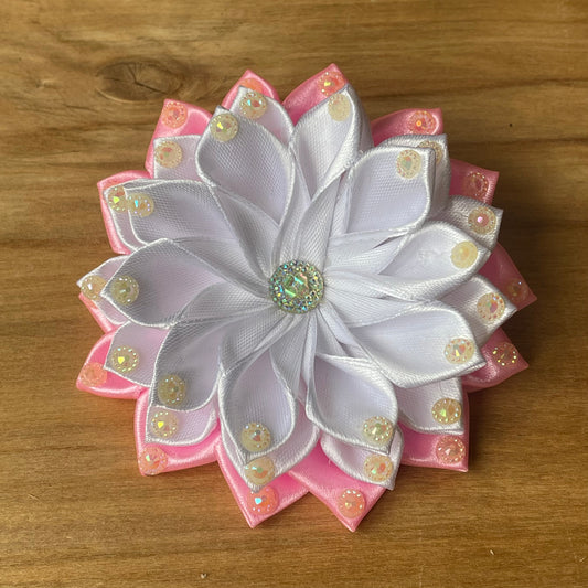 White and light pink hair tie in a shape of flower (IRFI 8)