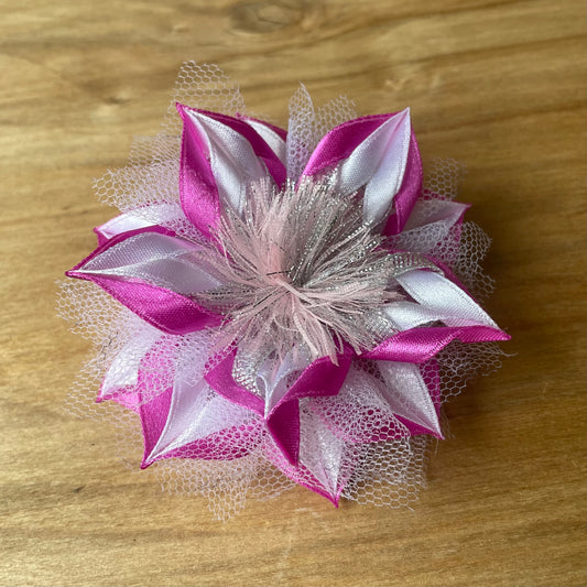 Pink and white hair tie in a shape of flower (IRFI 23)