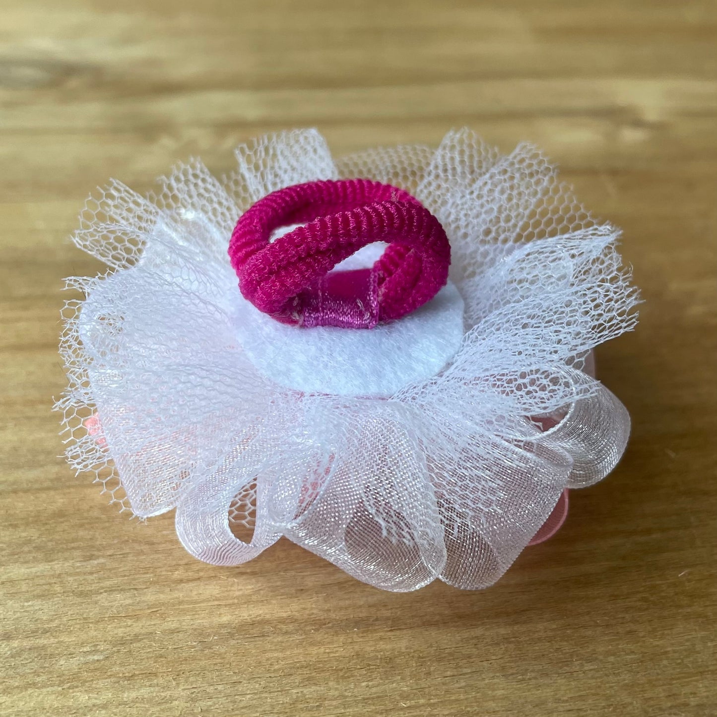 Light pink and white hair tie in a shape of flower (IRFI 25)