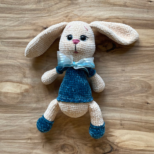 Toy - crocheted bunny - green (VIER/EVOS 16)