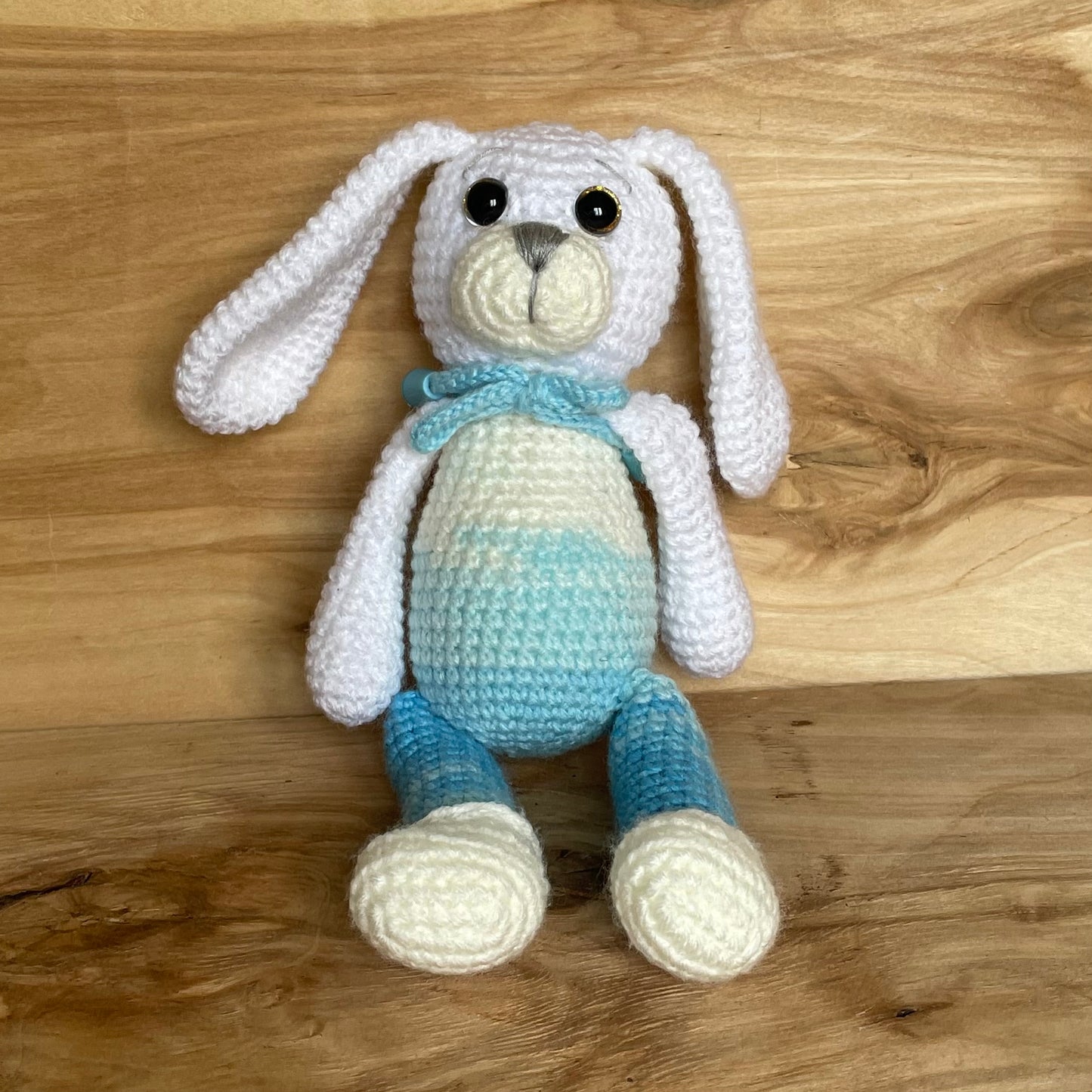 Toy - crocheted bunny - green (VIER/EVOS 16)