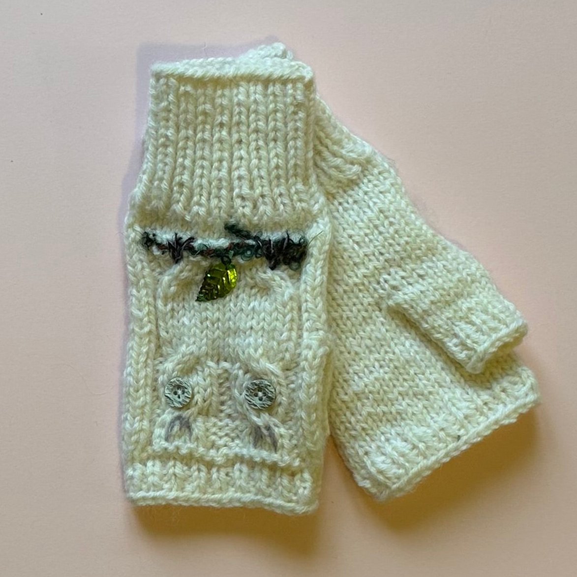 Light blue knitted half gloves with embroidered flowers (ALMA 56)