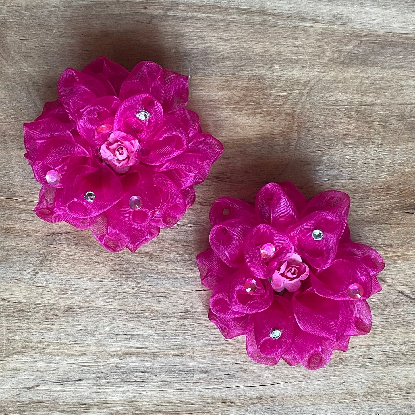 Koši rozā matu gumija zieda formā (IRFI 50) - www.tiptip.lv 