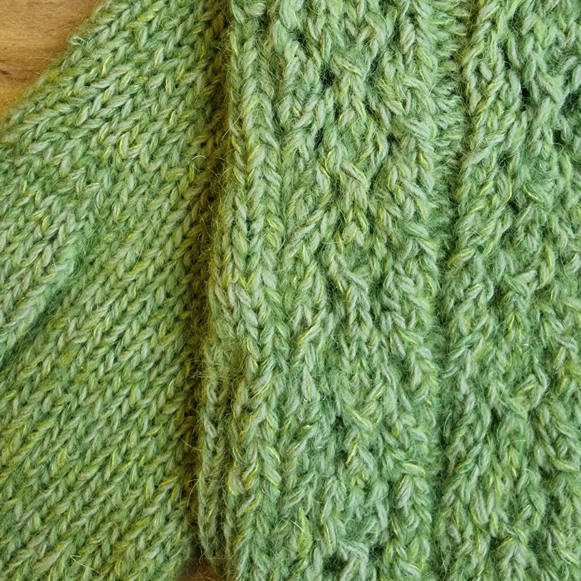 Melanža gaiši zaļi adīti dūraiņi (DZTO 76) - www.tiptip.lv 