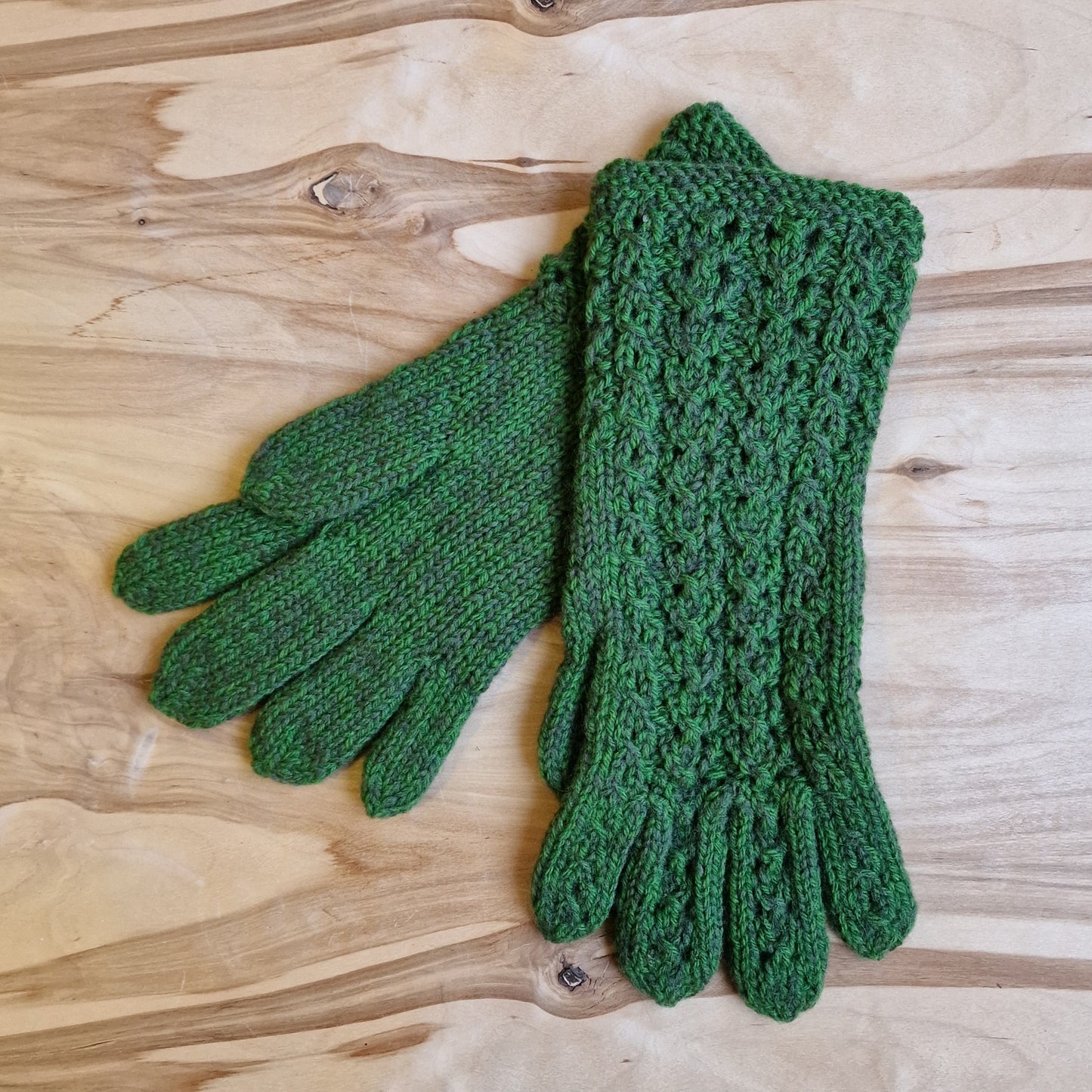 Melanža zaļi adīti pirkstaiņi (DZTO 80) - www.tiptip.lv 