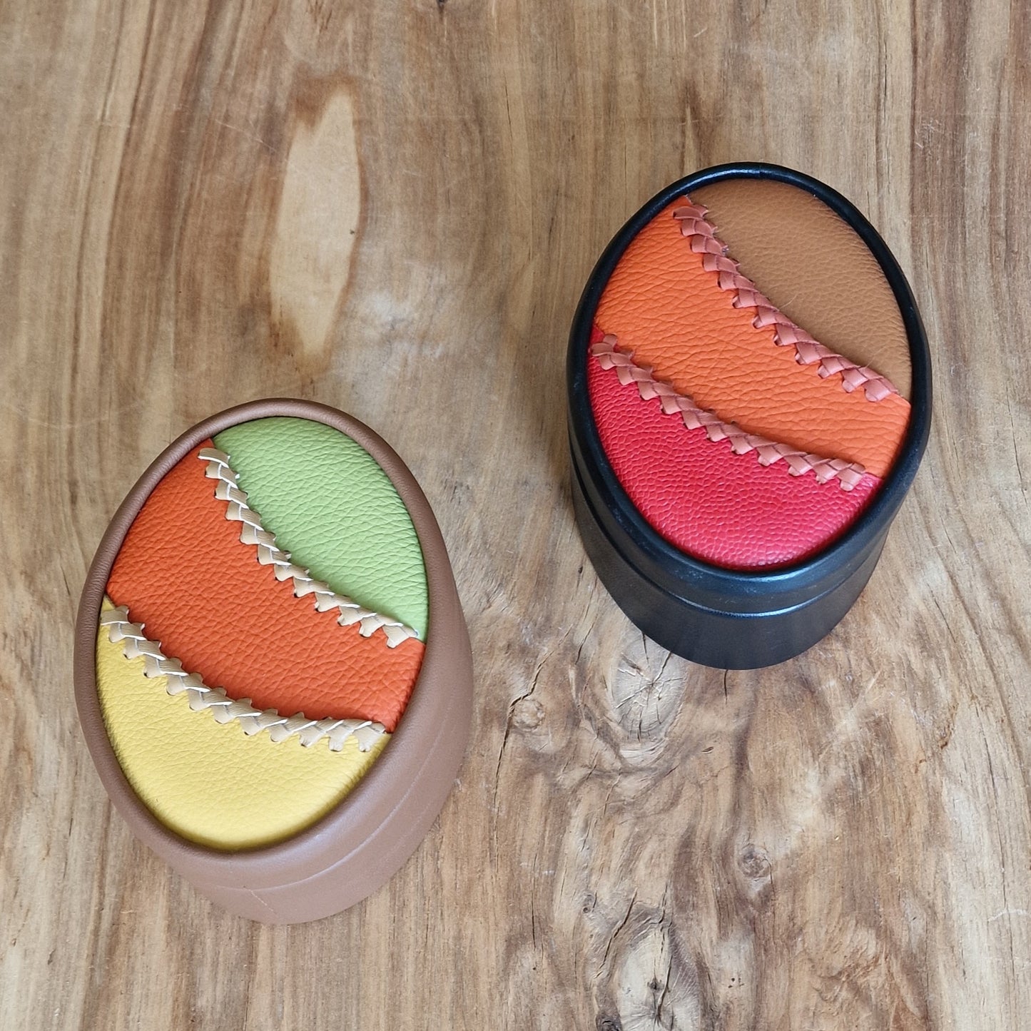 Melna dekoratīvā ādas kārba ar brūni / oranži / sarkanu vāku / ovāla L (RARA 222) - www.tiptip.lv 