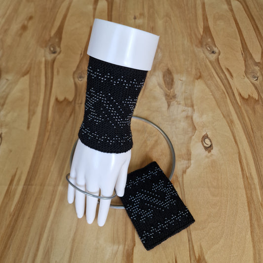 Melni merīnvilnas mauči/pulsa sildītāji ar pelēku pērlīšu zalkša zīmēm (ANLA 42) - www.tiptip.lv 