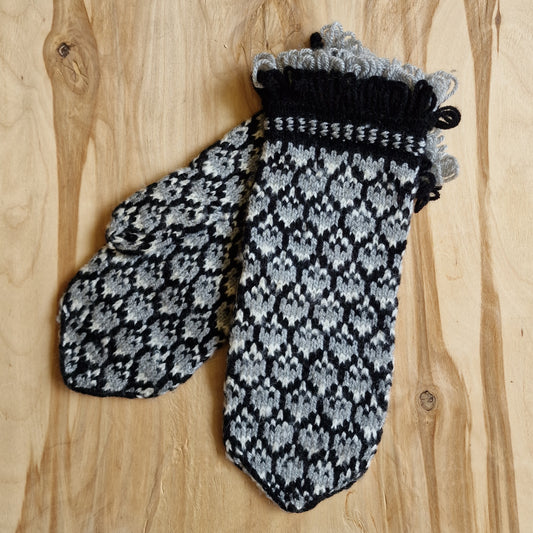 Melni / pelēki / balti dūraiņi (VALU 25) - www.tiptip.lv 