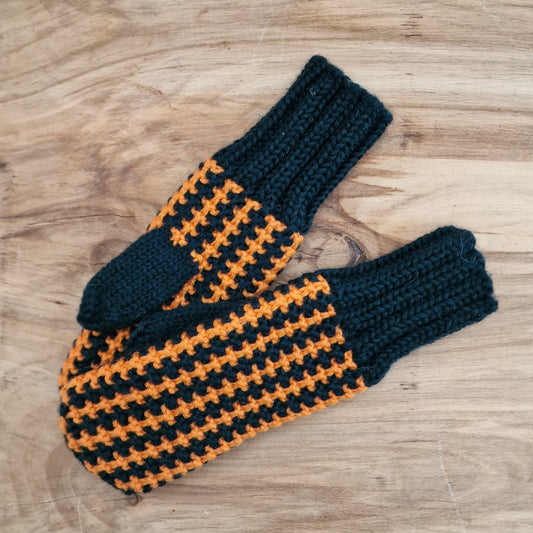 Melnizaļi / oranži vertikāli strīpoti jauniešu dūraiņi (VEPA 113) - www.tiptip.lv 