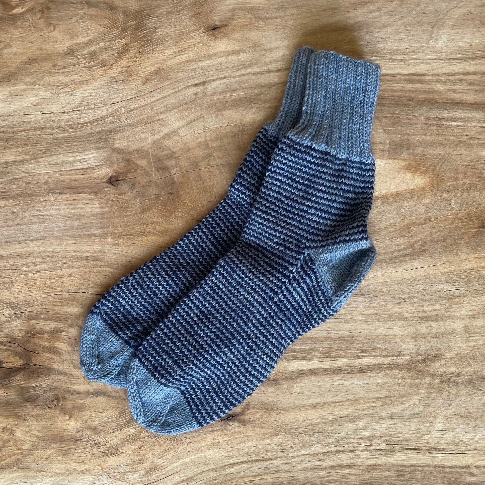 Pelēcīgas siltās zeķes 34.-36. izm. (ZAMI 34) - www.tiptip.lv 