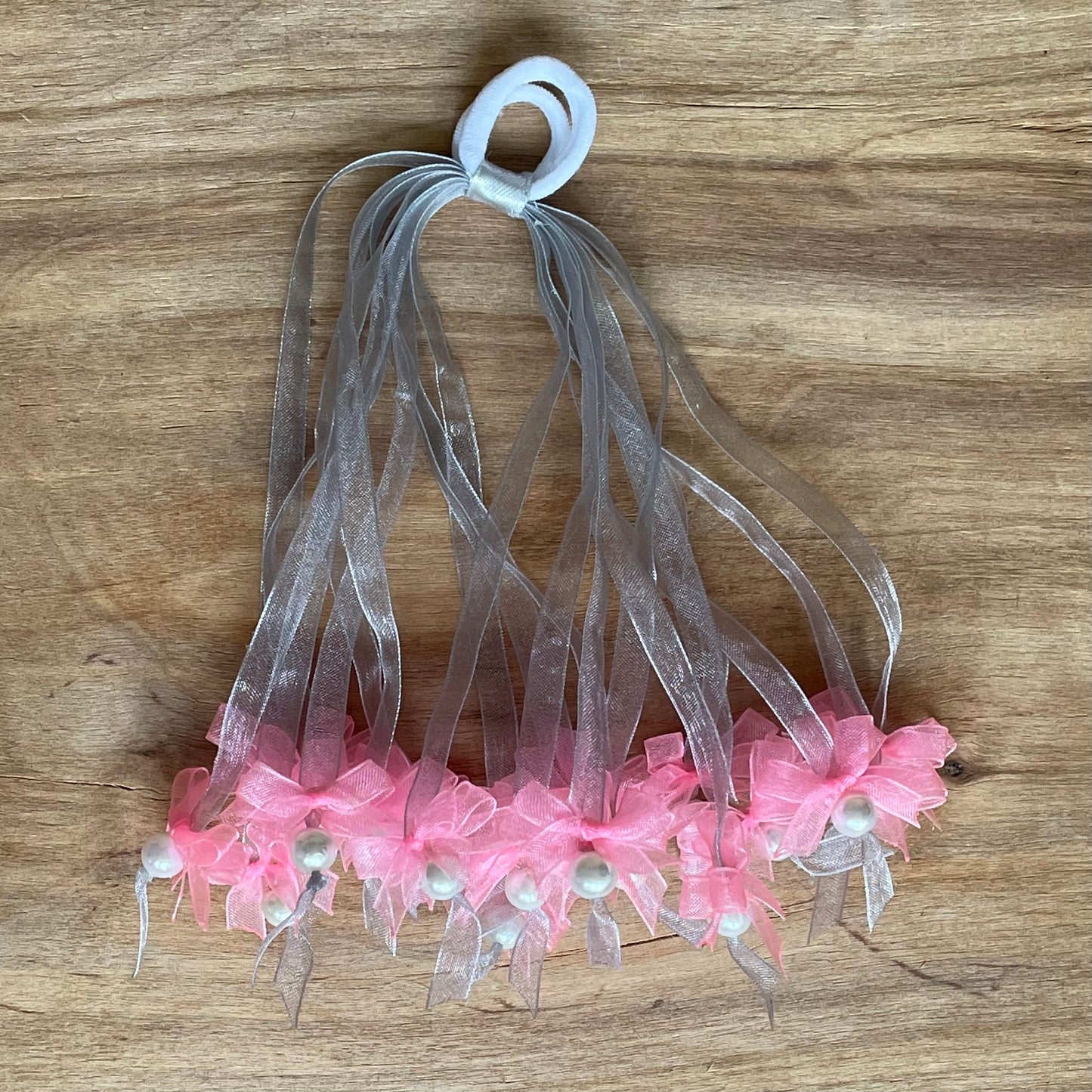 Pelēki rozā lentīšu matu gumija (IRFI 55) - www.tiptip.lv 