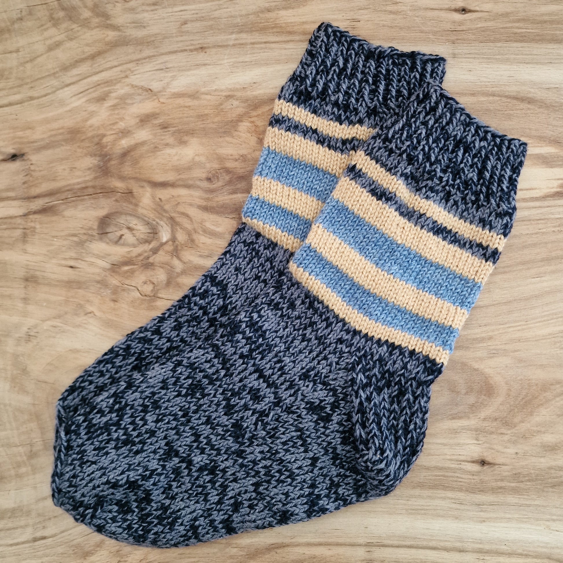 Pelēkmelnas melanža dzijas vilnas zeķes ar strīpām 38.-40.izm. (VEPA 125) - www.tiptip.lv 