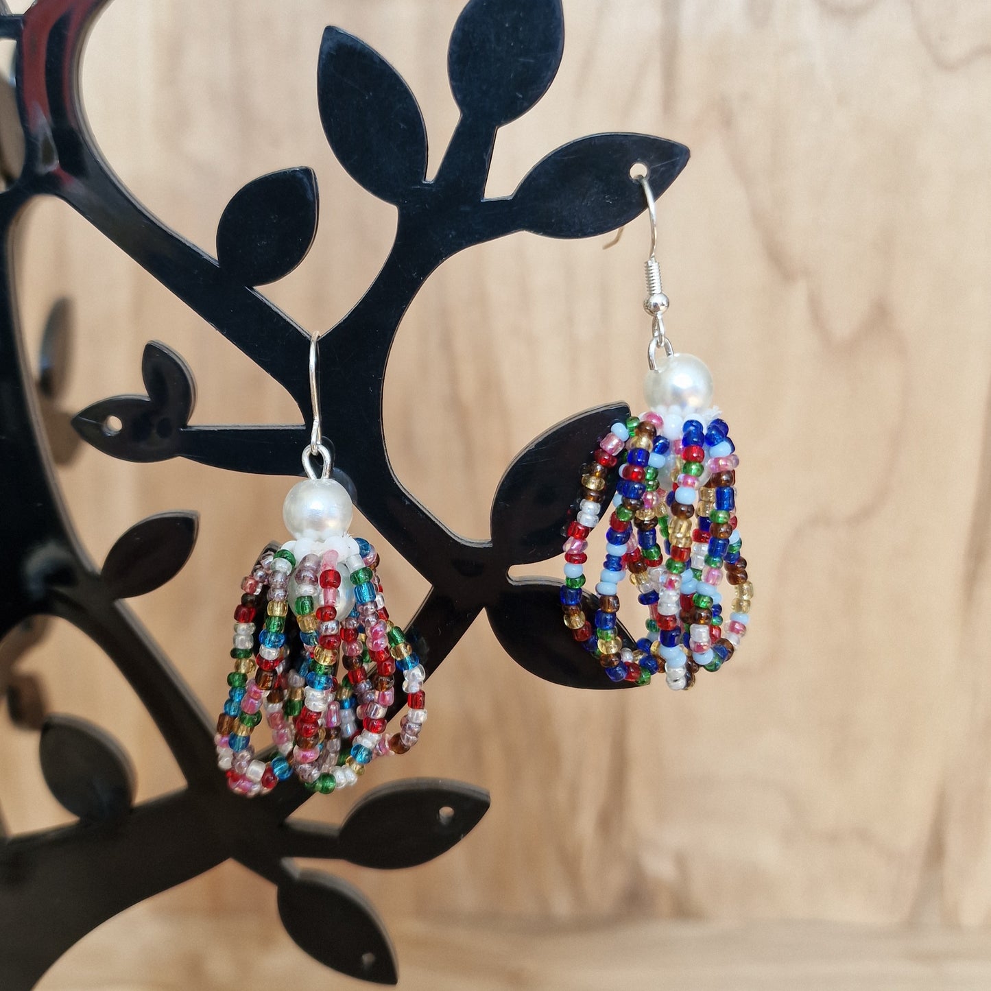 Raibu sīkpērlīšu gaisīgi auskari (DAMI 33) - www.tiptip.lv 