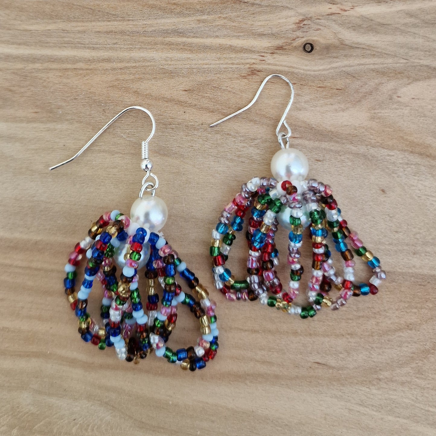 Raibu sīkpērlīšu gaisīgi auskari (DAMI 33) - www.tiptip.lv 