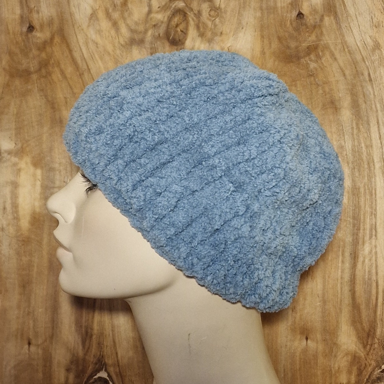 Rokām adīta mīksta pelēka cepure (TIPTIP 2) - www.tiptip.lv 