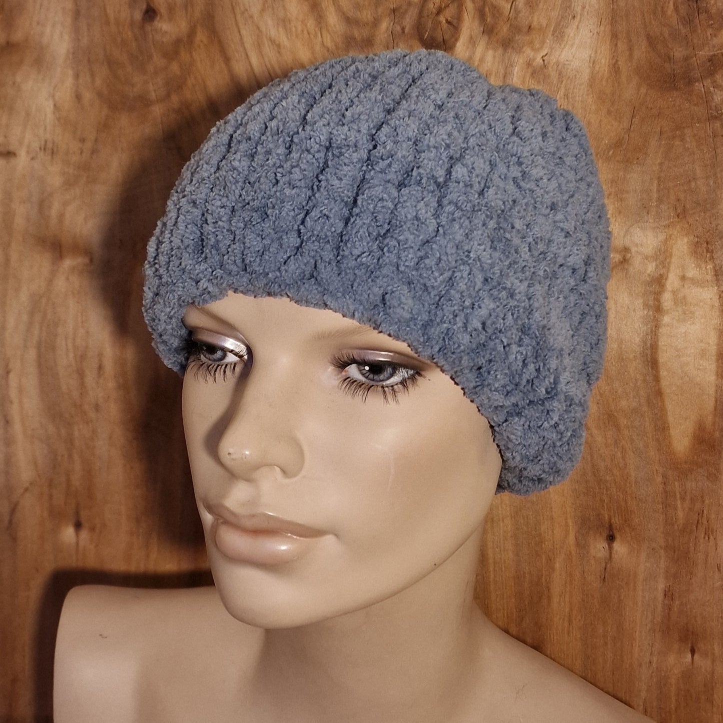 Rokām adīta mīksta pelēka cepure (TIPTIP 2) - www.tiptip.lv 
