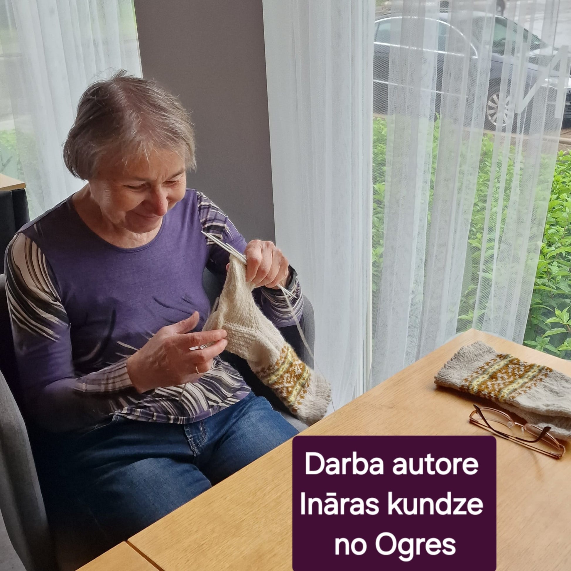 Rokām adītas dzelteni/baltas strīpotas zeķes 23.-25.izm. (INKU 30) - www.tiptip.lv 