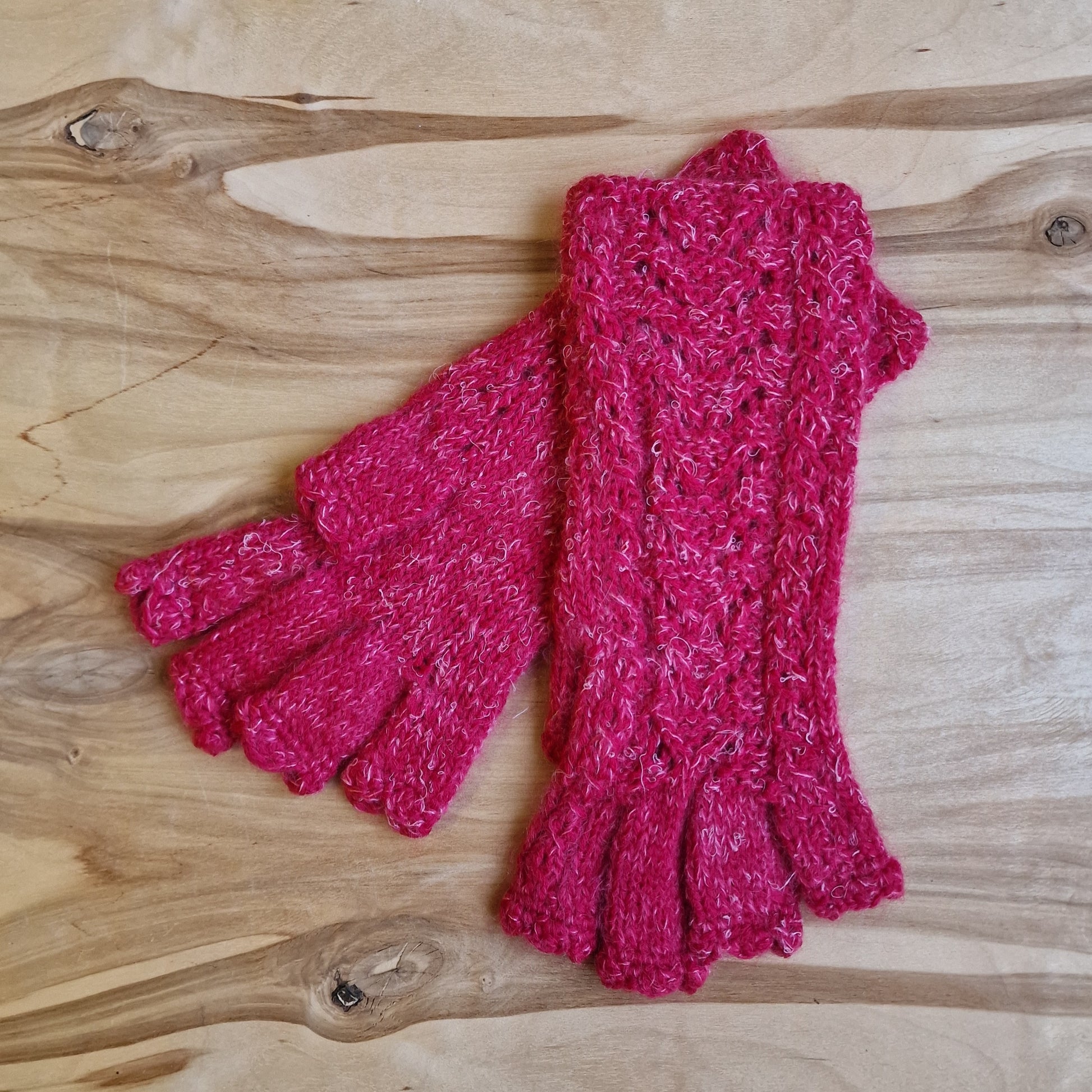 Rokām adīti rozā puscimdi (DZTO 84) - www.tiptip.lv 