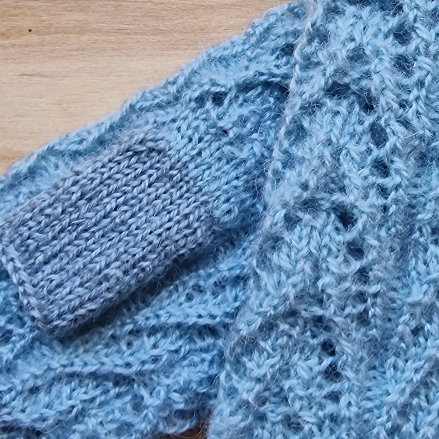 Rokām adīti zilpelēki puscimdi (LIGR 14) - www.tiptip.lv 