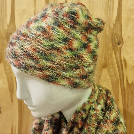 Rokām adīts komplekts šalle+cepure maigos toņos (RECE 43) - www.tiptip.lv 