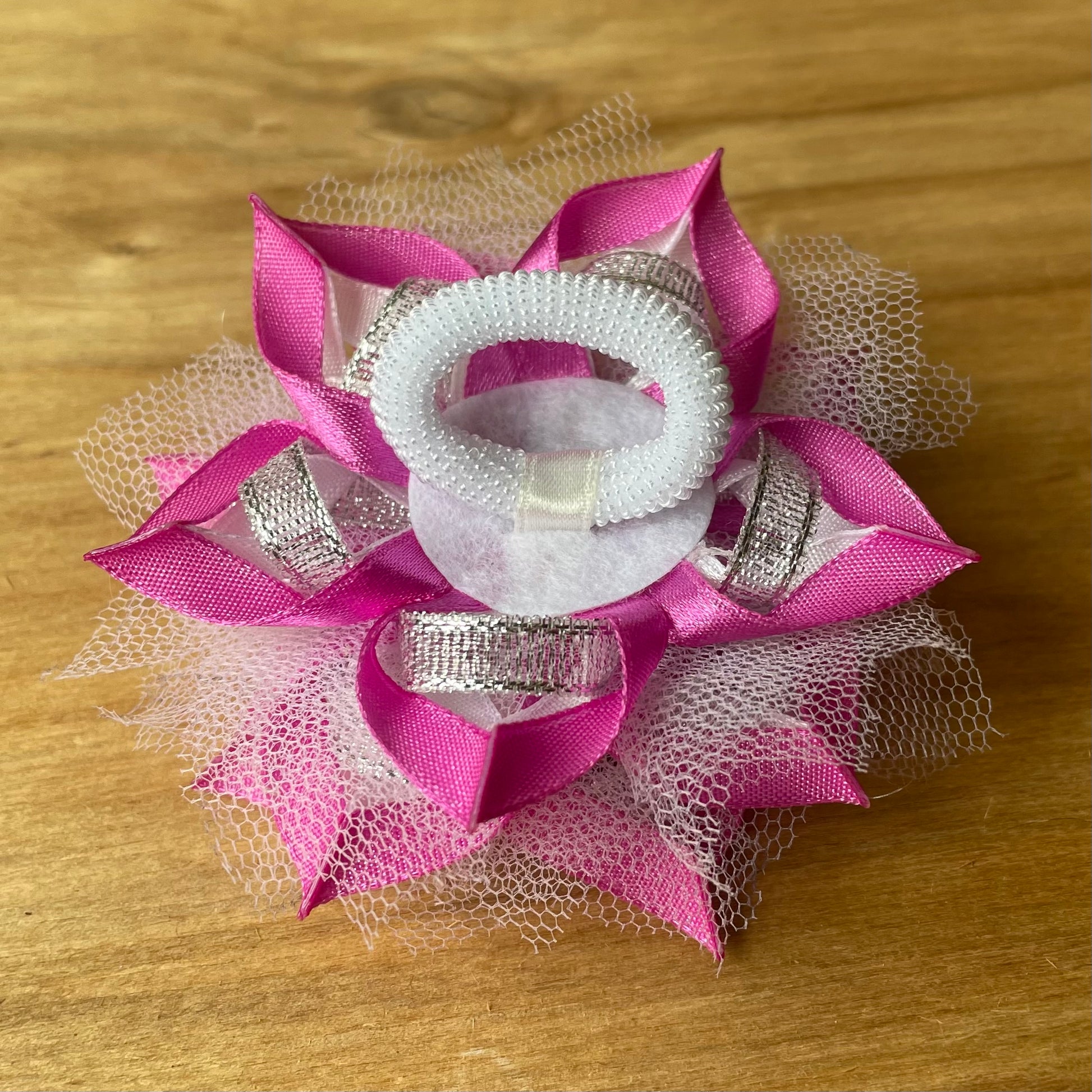 Rozā / balta matu rota zieda formā (IRFI 23) - www.tiptip.lv 