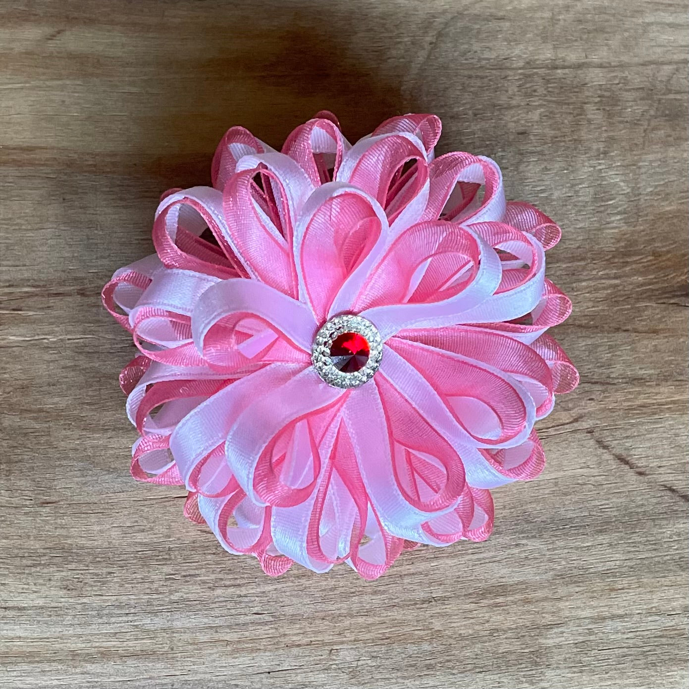 Rozā matu gumija zieda formā (IRFI 46) - www.tiptip.lv 