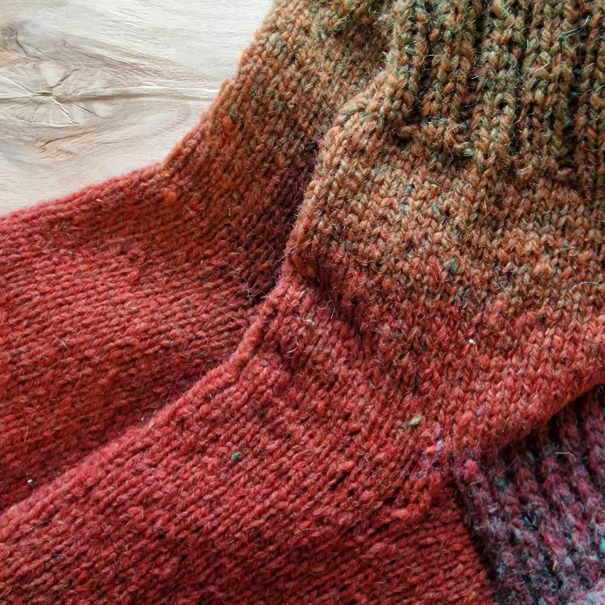 Rudens toņu vilnas zeķes 45.-47.izm. (IVZA 25) - www.tiptip.lv 