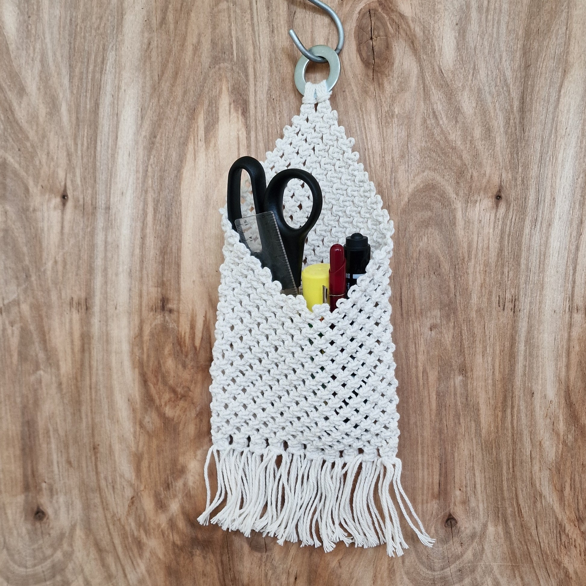 Sīklietu kabatiņa makramē tehnikā (ANBL 2) - www.tiptip.lv 