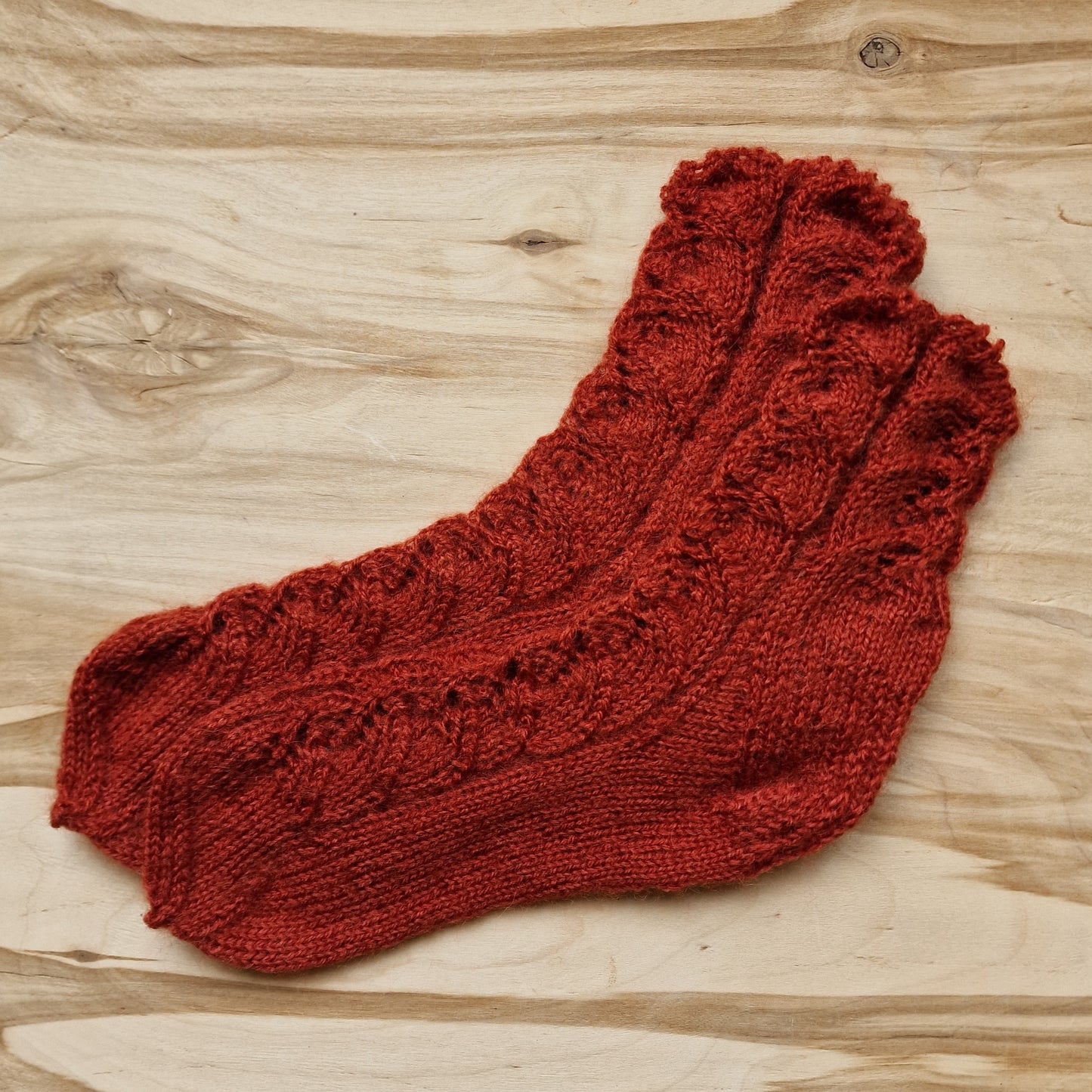 Sarkanbrūnas vilnas zeķes 38.-40.izm. (LIGR 5) - www.tiptip.lv 