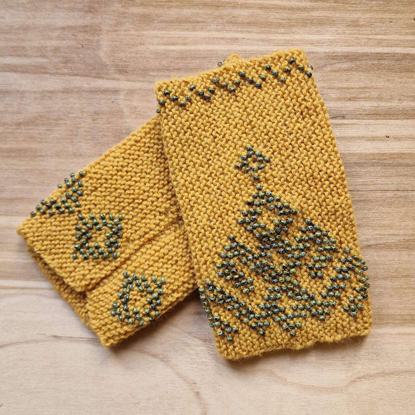 Silti dzelteni mauči/pulsa sildītāji ar sūnu zaļu Jumja zīmi (ZAMI 41) - www.tiptip.lv 