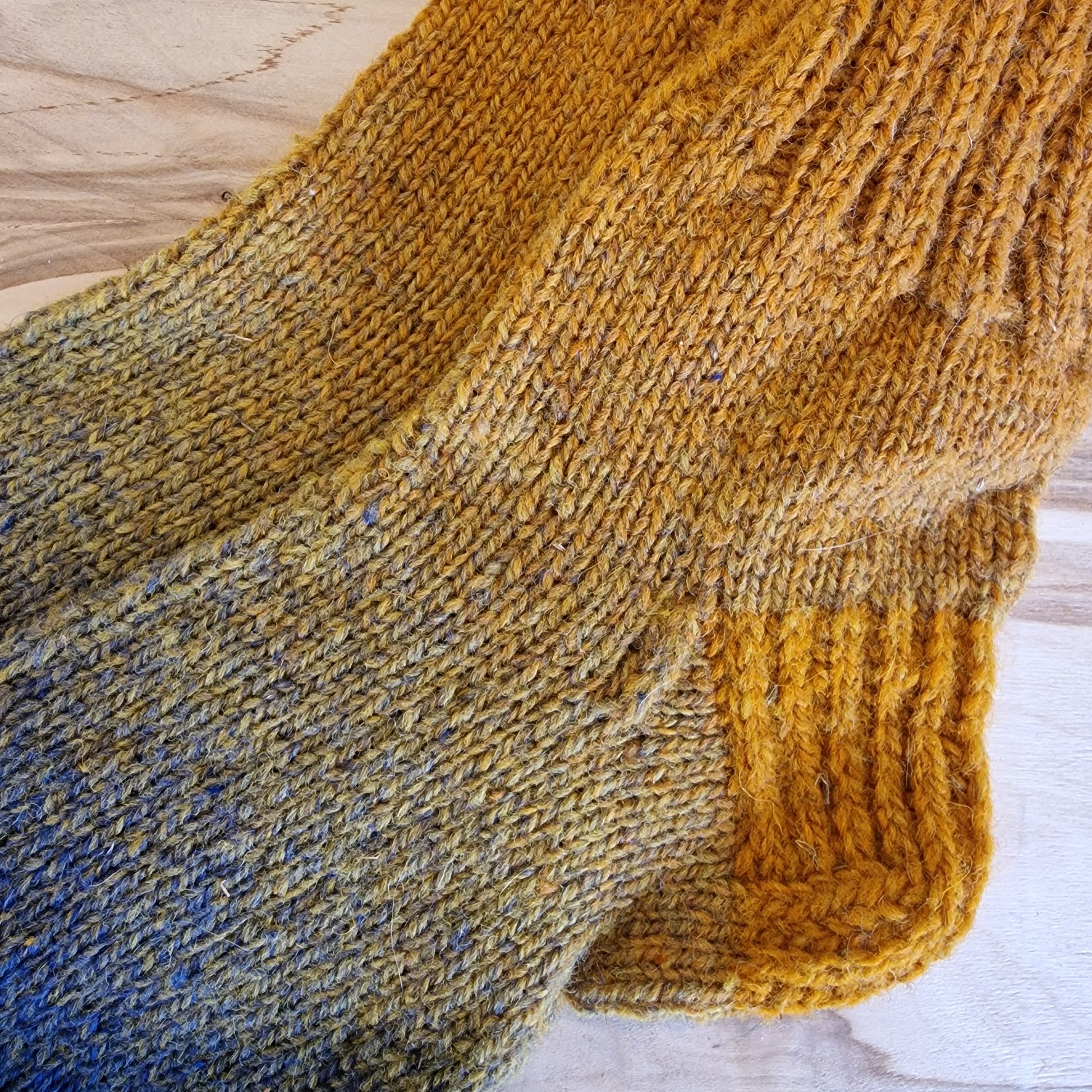 Sinepju/sūnu/zilganu krāsu vilnas zeķes 42.-44.izm. (IVZA 32) - www.tiptip.lv 