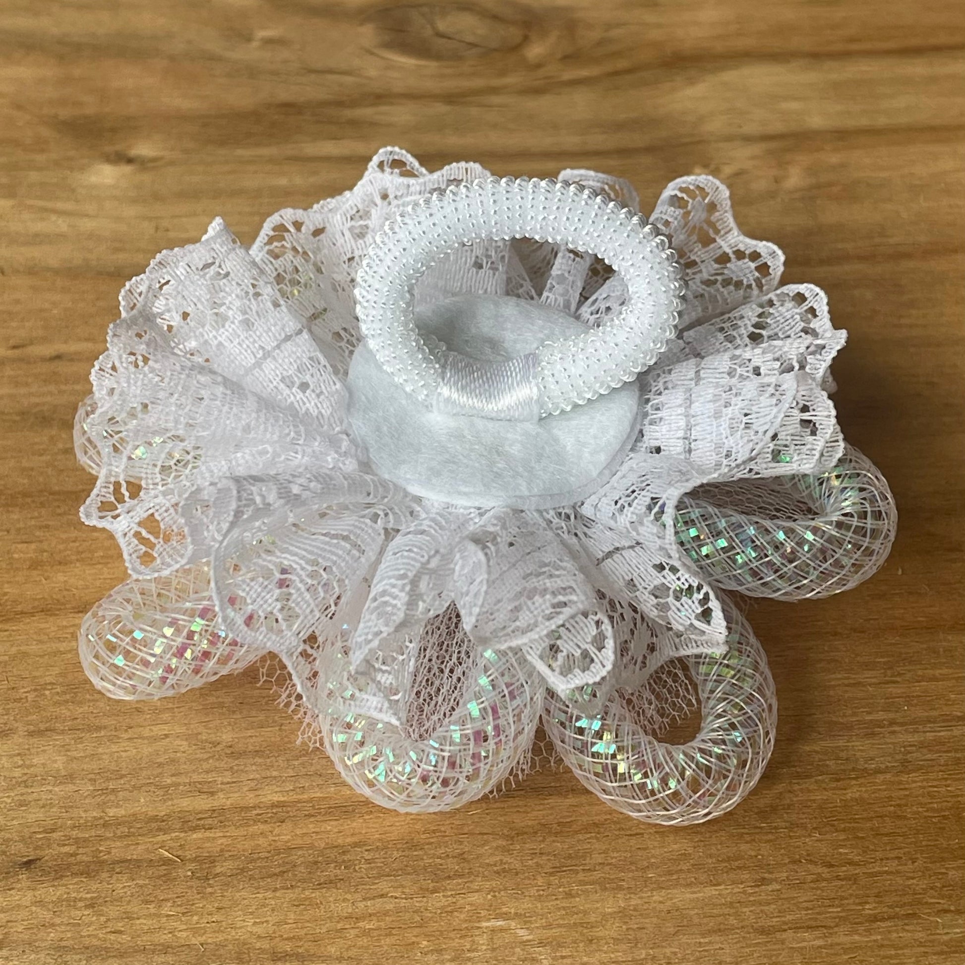 Spīdīgi balta matu rota (IRFI 16) - www.tiptip.lv 