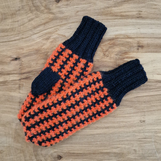 Spilgti oranži / melni vertikāli strīpoti jauniešu dūraiņi (VEPA 112) - www.tiptip.lv 