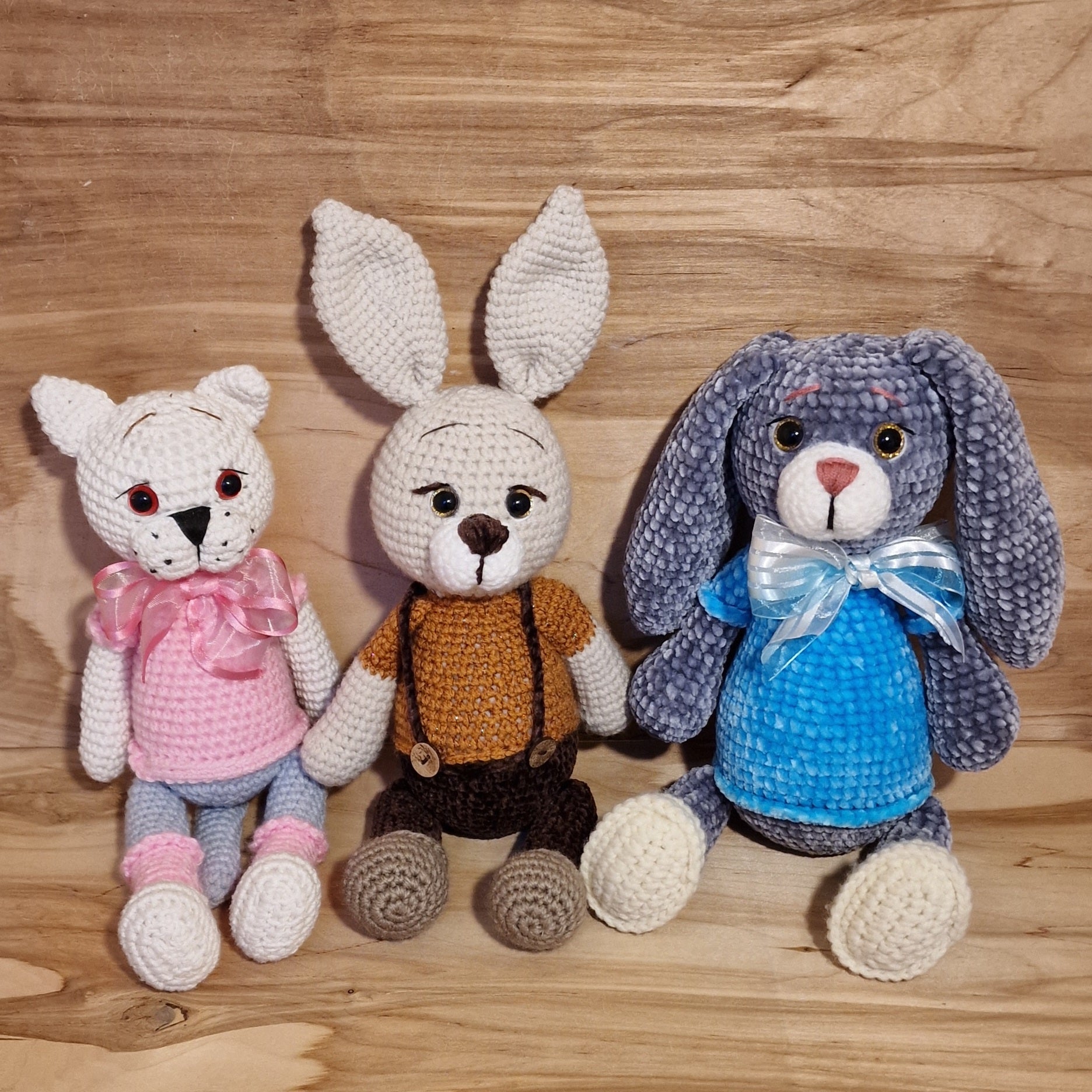 Tamborēta rotaļlieta - brūnos toņos (AIPU 63) - www.tiptip.lv 