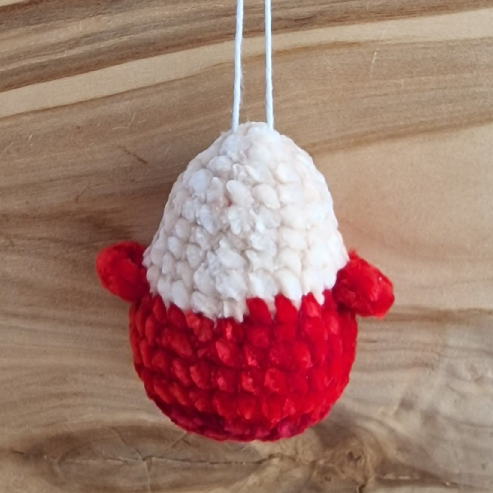 Tamborēts cālēns gaišs/sarkans (AIPU 69) - www.tiptip.lv 