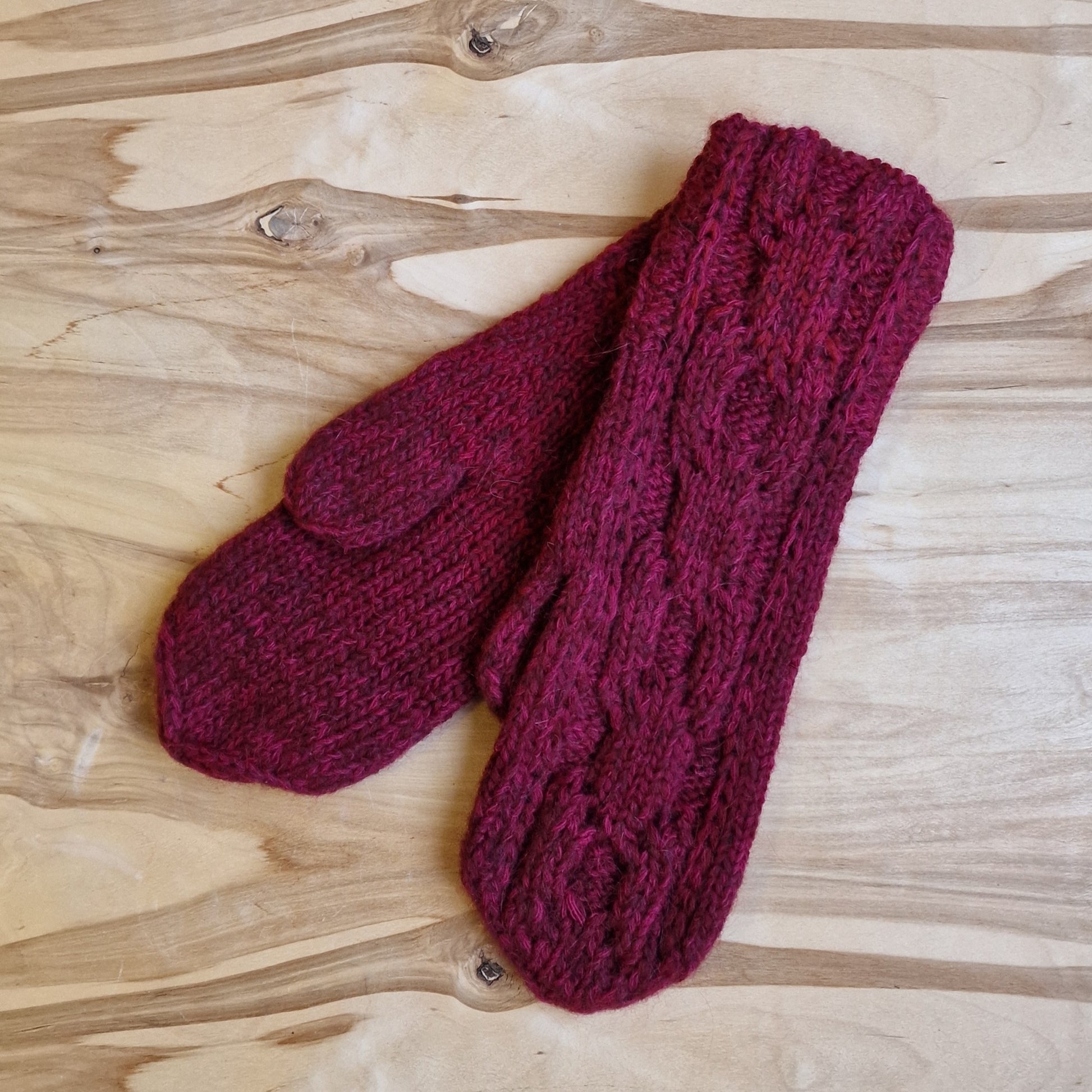 Tumši rozā adīti dūraiņi (DZTO 79) - www.tiptip.lv 