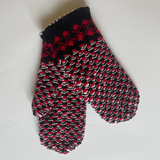 Tumši vilnas dubultie dūraiņi ar dekoratīvu rakstu (GEBA 116) - www.tiptip.lv 